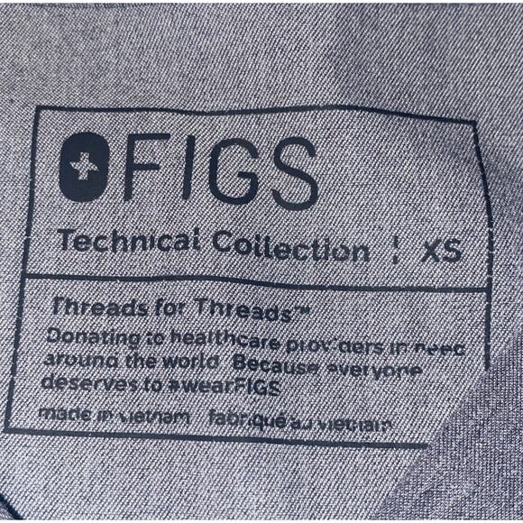 FIGS Technical Collection - Lot Of 2 X-Small Gray Scrub Tops Healthcare - Picture 3 of 6